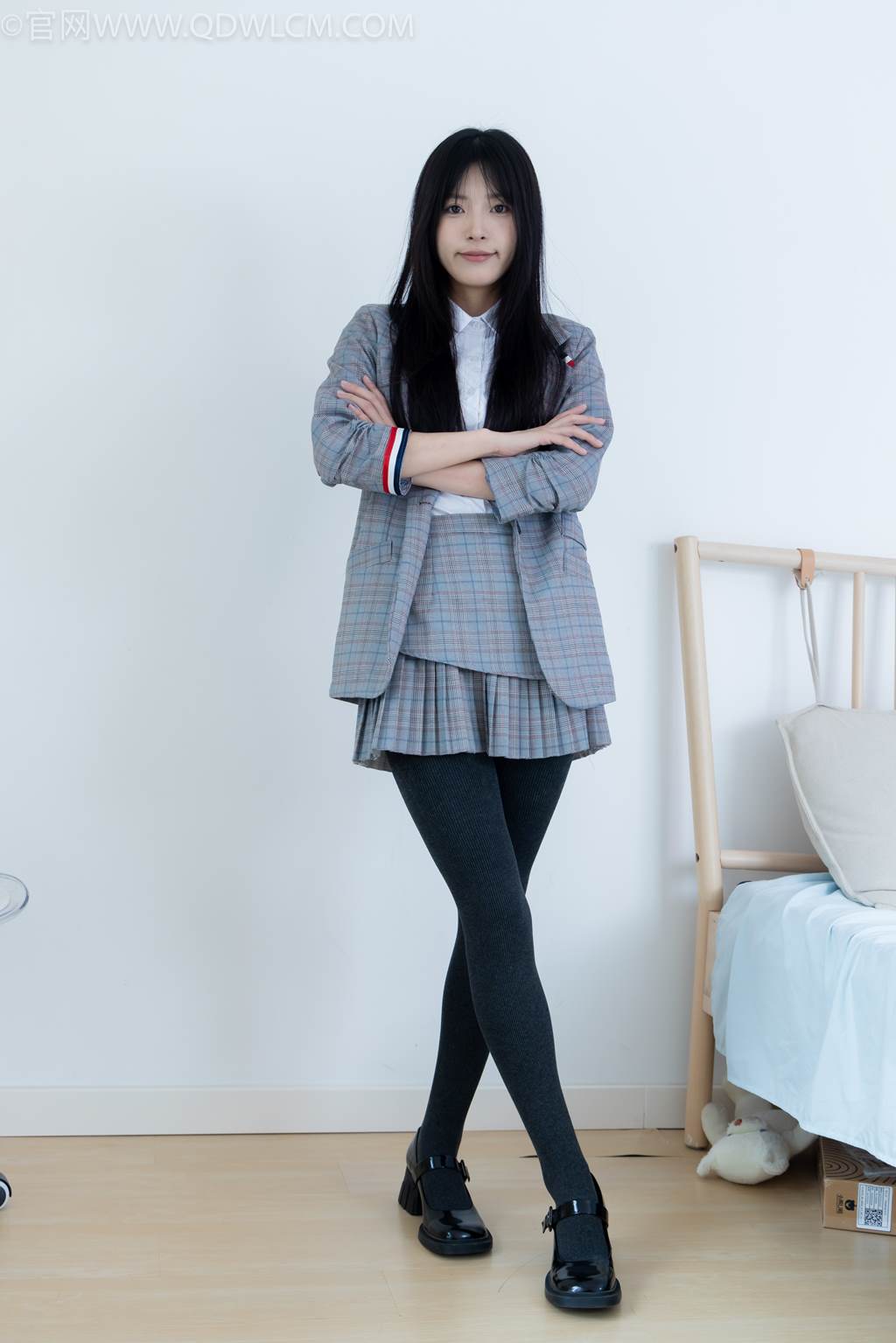 勿恋传媒 NO.2479 茯苓-皮鞋、厚灰连裤棉袜[160P/1V/4.55GB]插图