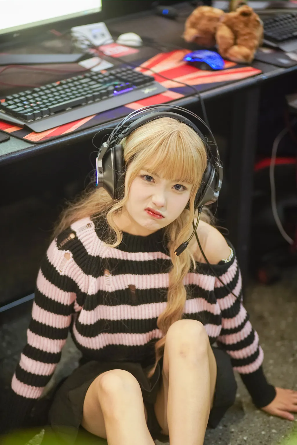 [YITUYU艺图语]2022.11.10 电竞少女 -炸鸡冰可乐-[22+1P/235MB]插图