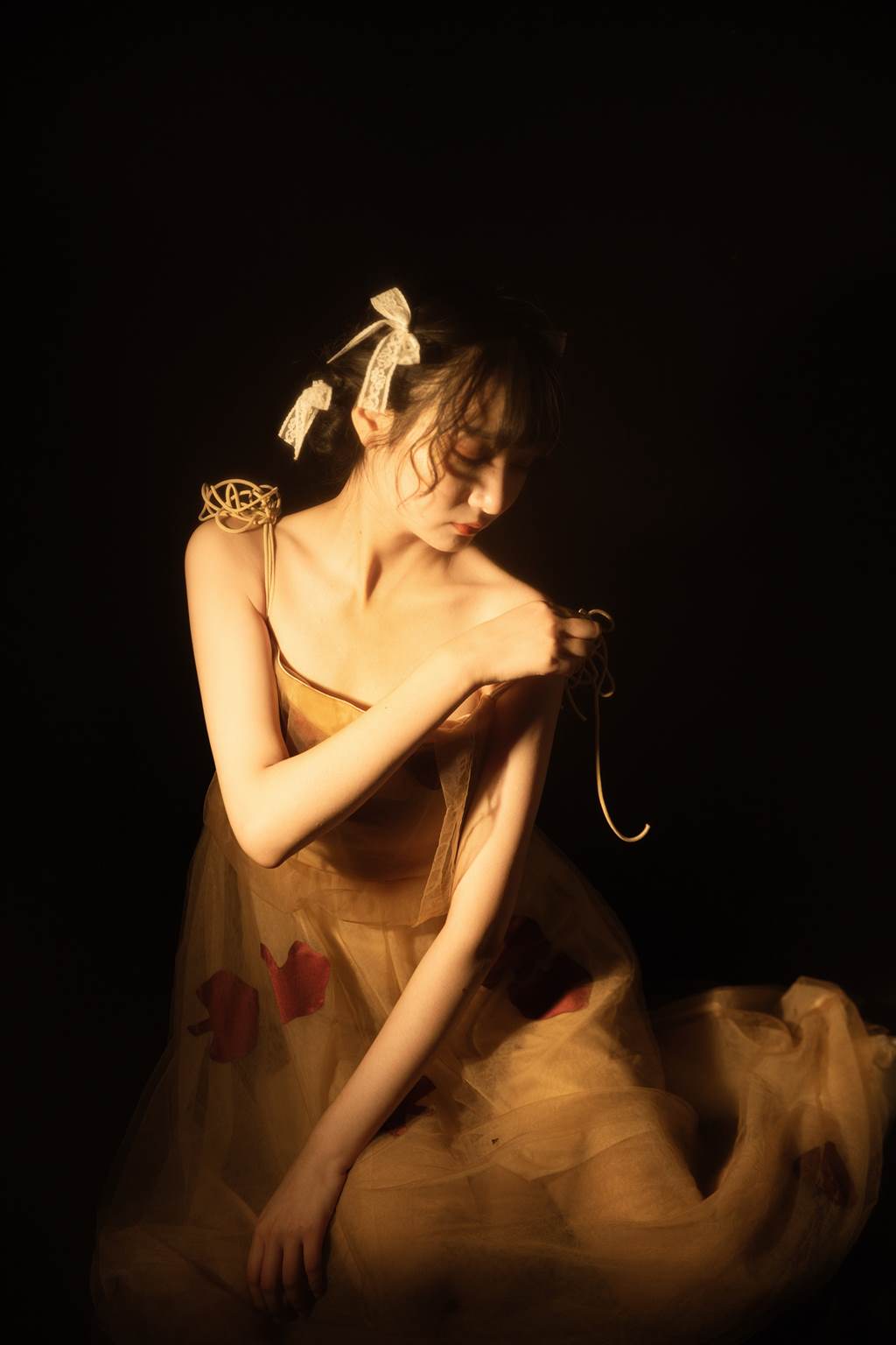 [YITUYU艺图语]2022.11.08 油画向日葵 阿瑶[21+1P/128MB]插图2