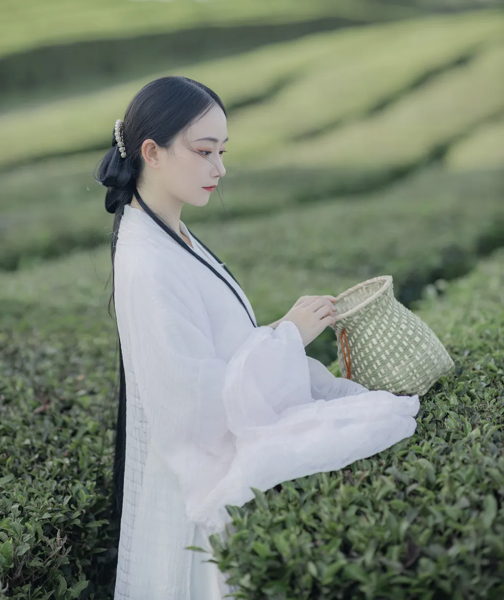 [YITUYU艺图语]2022.11.11 衣袖染茶香 灿暖暖暖[19+1P/181MB]插图1