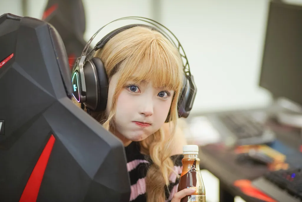 [YITUYU艺图语]2022.11.10 电竞少女 -炸鸡冰可乐-[22+1P/235MB]插图1