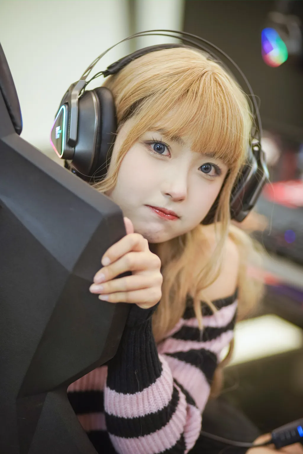 [YITUYU艺图语]2022.11.10 电竞少女 -炸鸡冰可乐-[22+1P/235MB]插图2