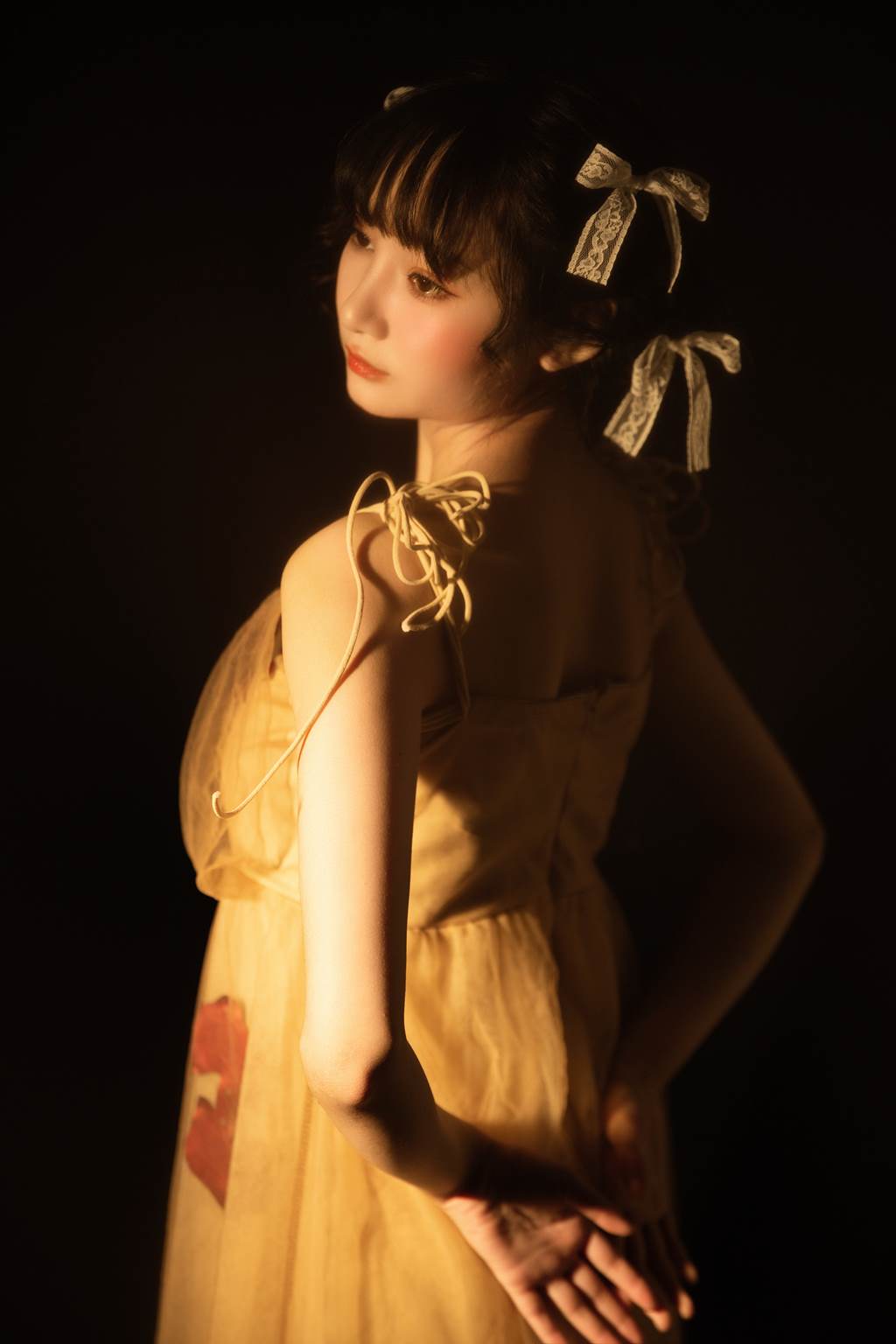 [YITUYU艺图语]2022.11.08 油画向日葵 阿瑶[21+1P/128MB]插图3