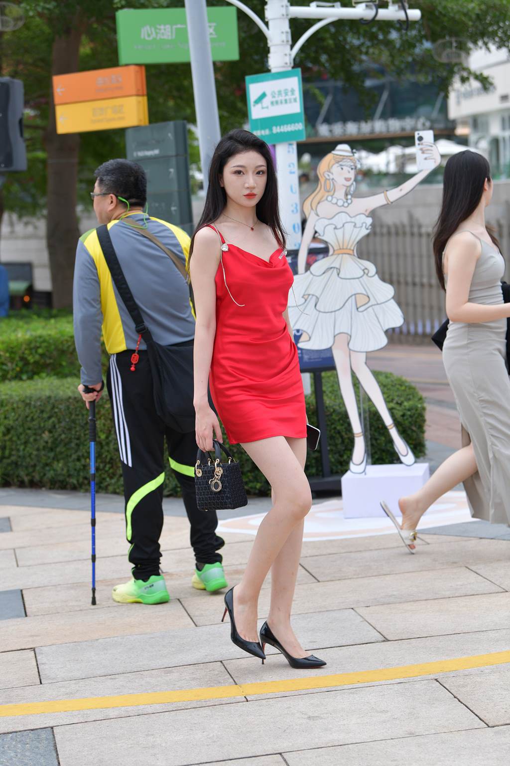 精选街拍作品 NO.6130 红色吊带裙魅力无限[103P/292MB]插图