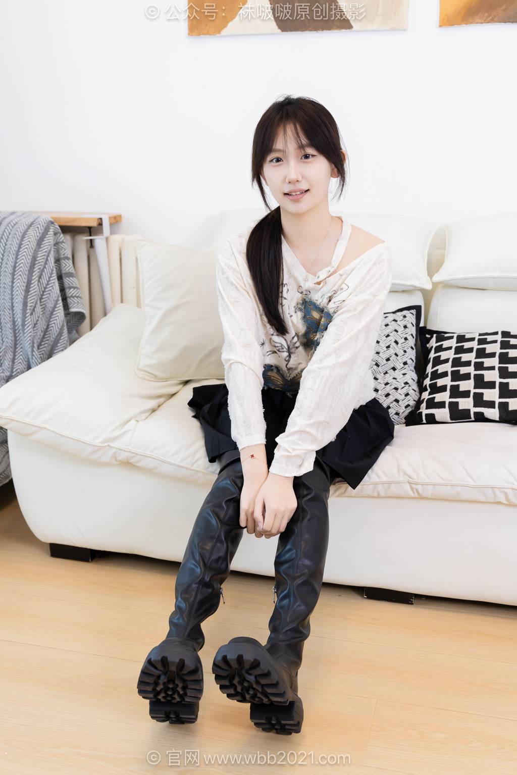 [BoBoSocks袜啵啵]NO.602 香菜-长靴、白棉袜、薄黑丝[144P/1V/5.51GB]插图2