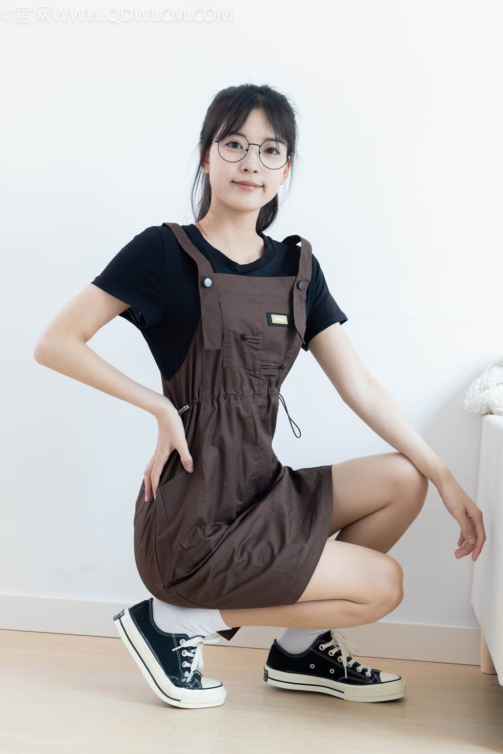 勿恋传媒 NO.2483 茯苓-帆布鞋、白棉袜、薄肉丝[171P/1V/3.66GB]插图2