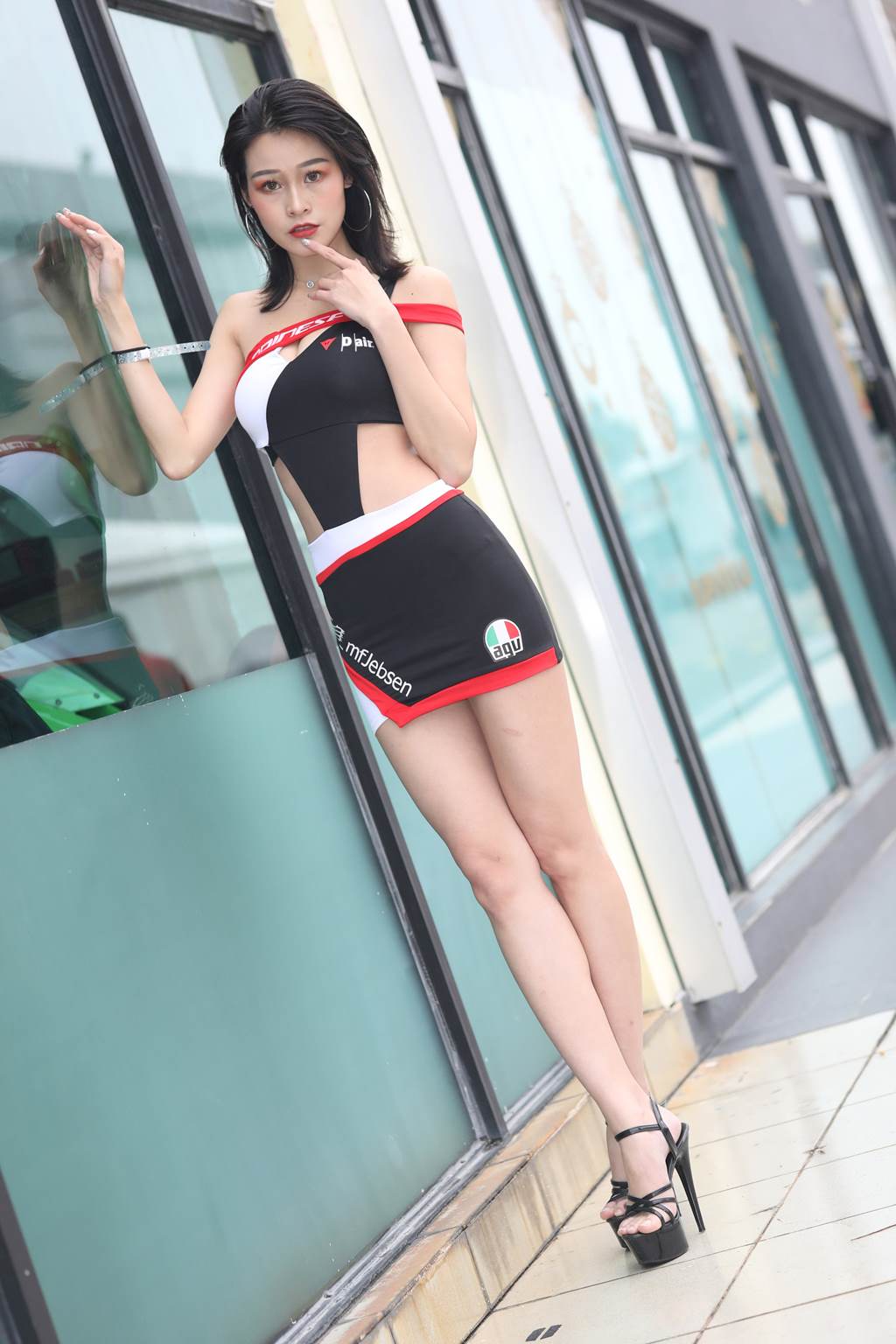 精选街拍作品 NO.6141 靓丽套装裙[116P/127MB]插图