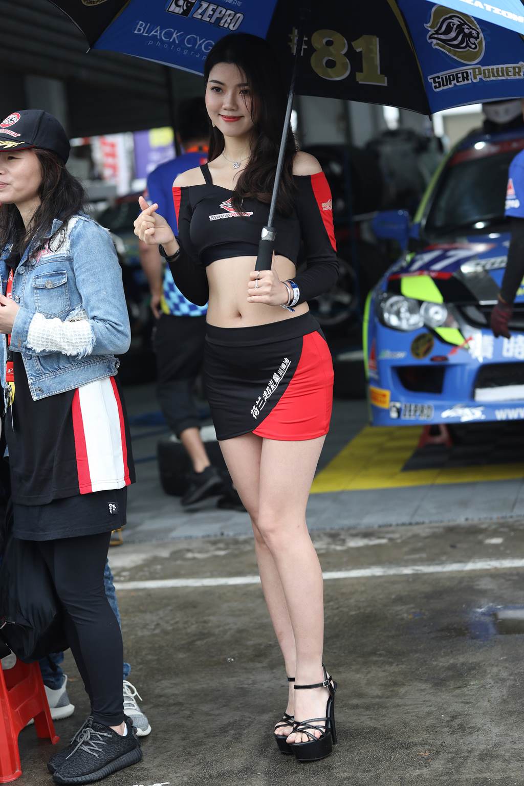 精选街拍作品 NO.6134 红黑套装裙[211P/264MB]插图