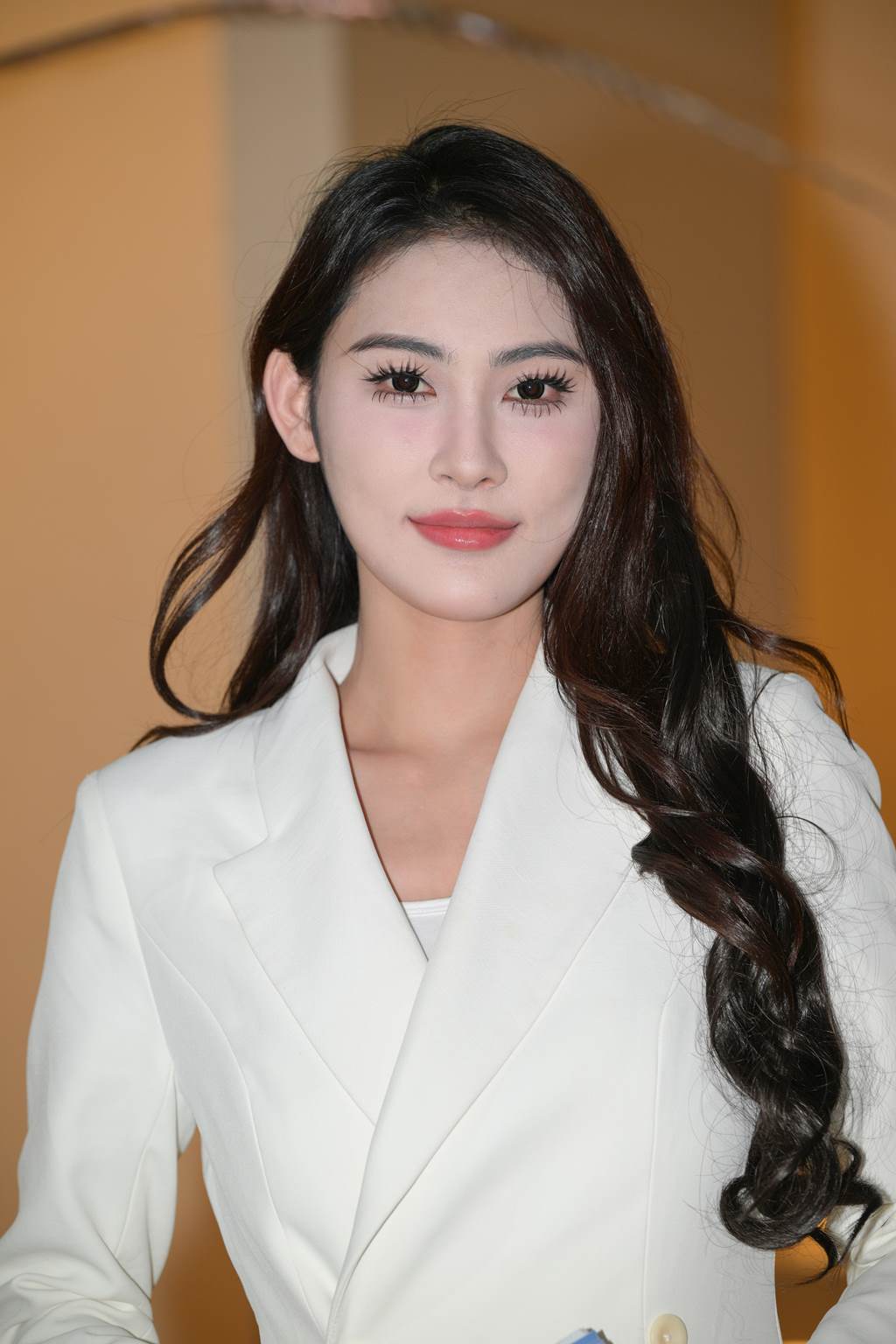 精选街拍作品 NO.6089 白色西装裙[42P/83MB]插图1