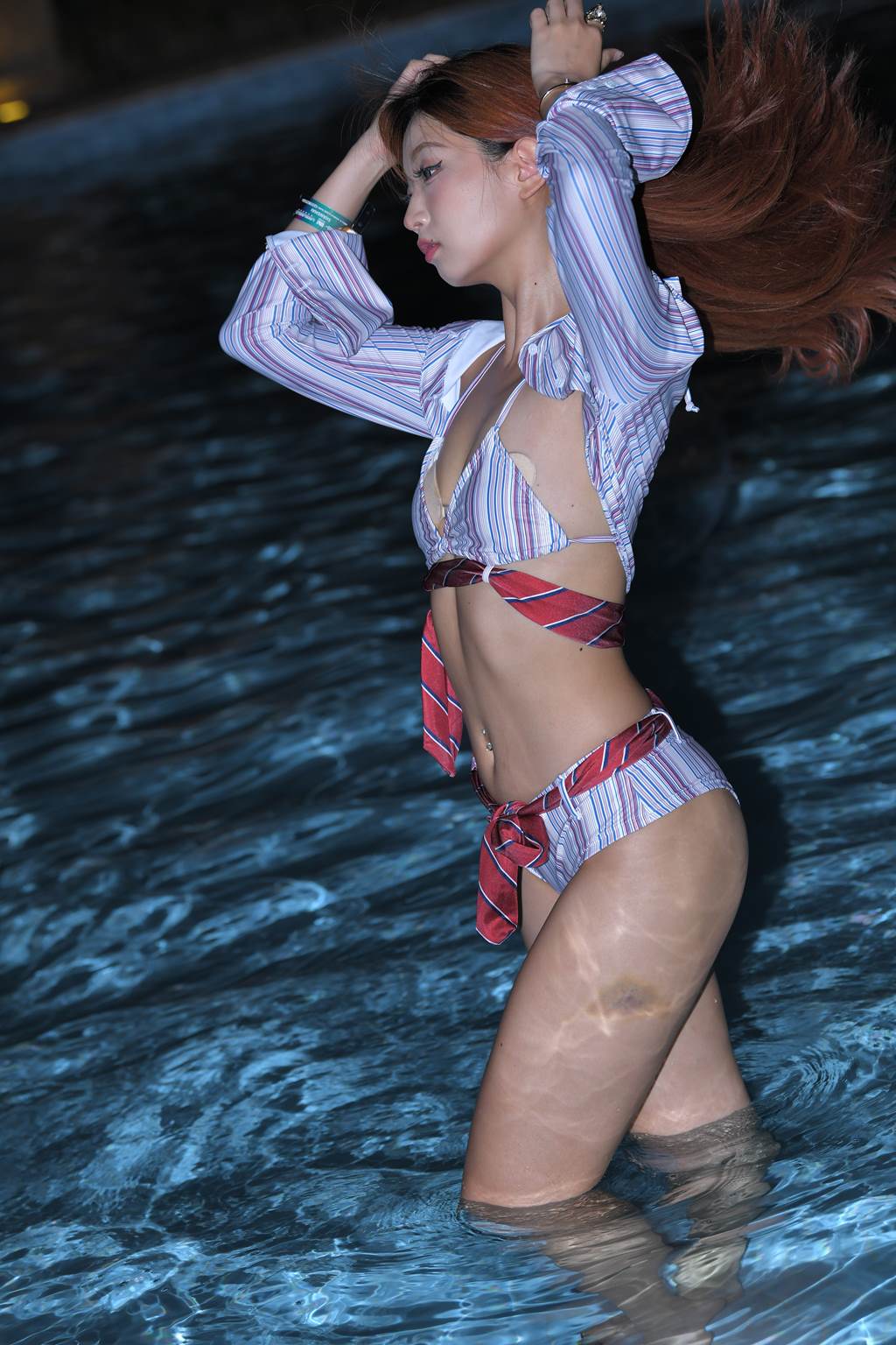 精选街拍作品 NO.6065 蓝色条纹泳装[50P/127MB]插图2