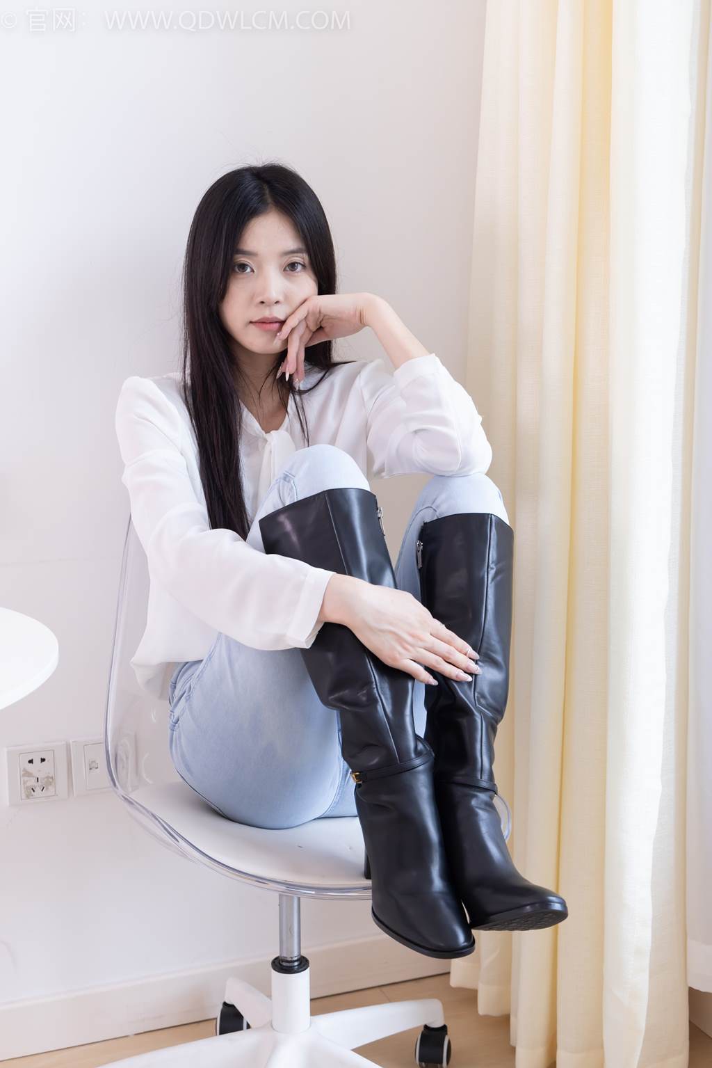 勿恋传媒 NO.2464 茯苓-长靴、白棉袜[160P/1V/4.76GB]插图1