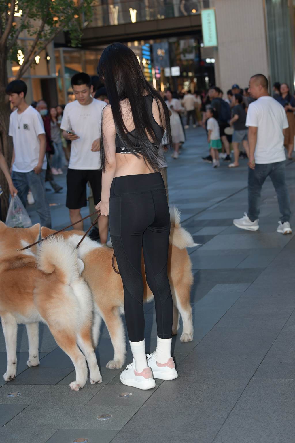 精选街拍作品 NO.6159 甜美可爱黑色瑜伽[73P/164MB]插图1