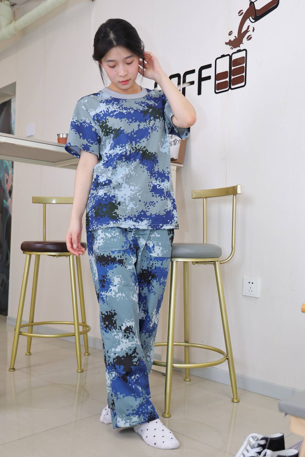 绮梦摄影 NO.424 小芸 无印珍藏版 [485P/2V/9.3G]插图