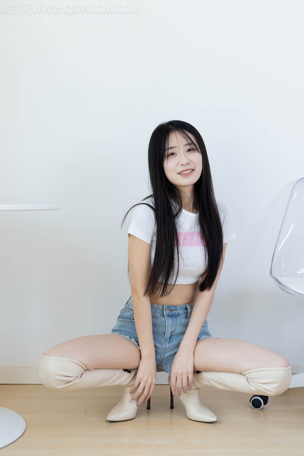 勿恋传媒 NO.2475 菜菜-长靴、白棉袜、裸足[184P/1V/4.70GB]插图