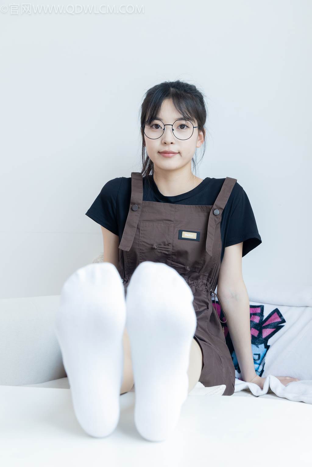 勿恋传媒 NO.2483 茯苓-帆布鞋、白棉袜、薄肉丝[171P/1V/3.66GB]插图3