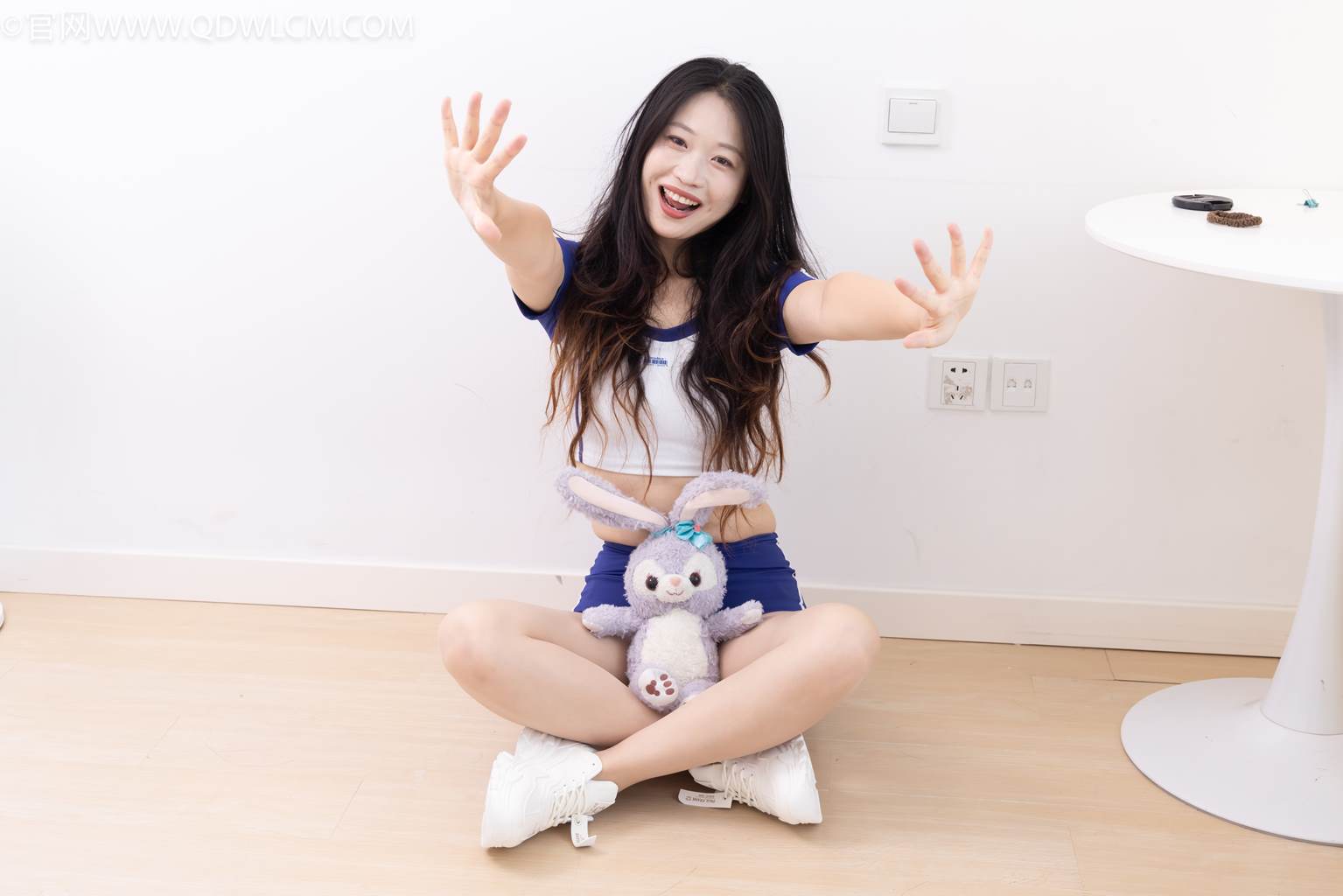 勿恋传媒 NO.2496 小紫-体操服、运动鞋、薄肉丝[150P/1V/3.28GB]插图3