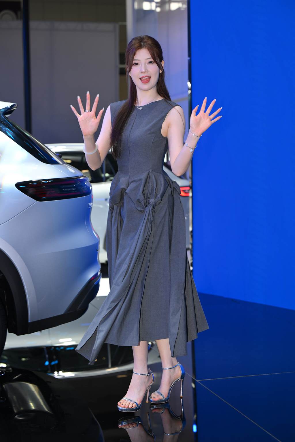 精选街拍作品 NO.6121 灰色长裙[75P/225MB]插图2