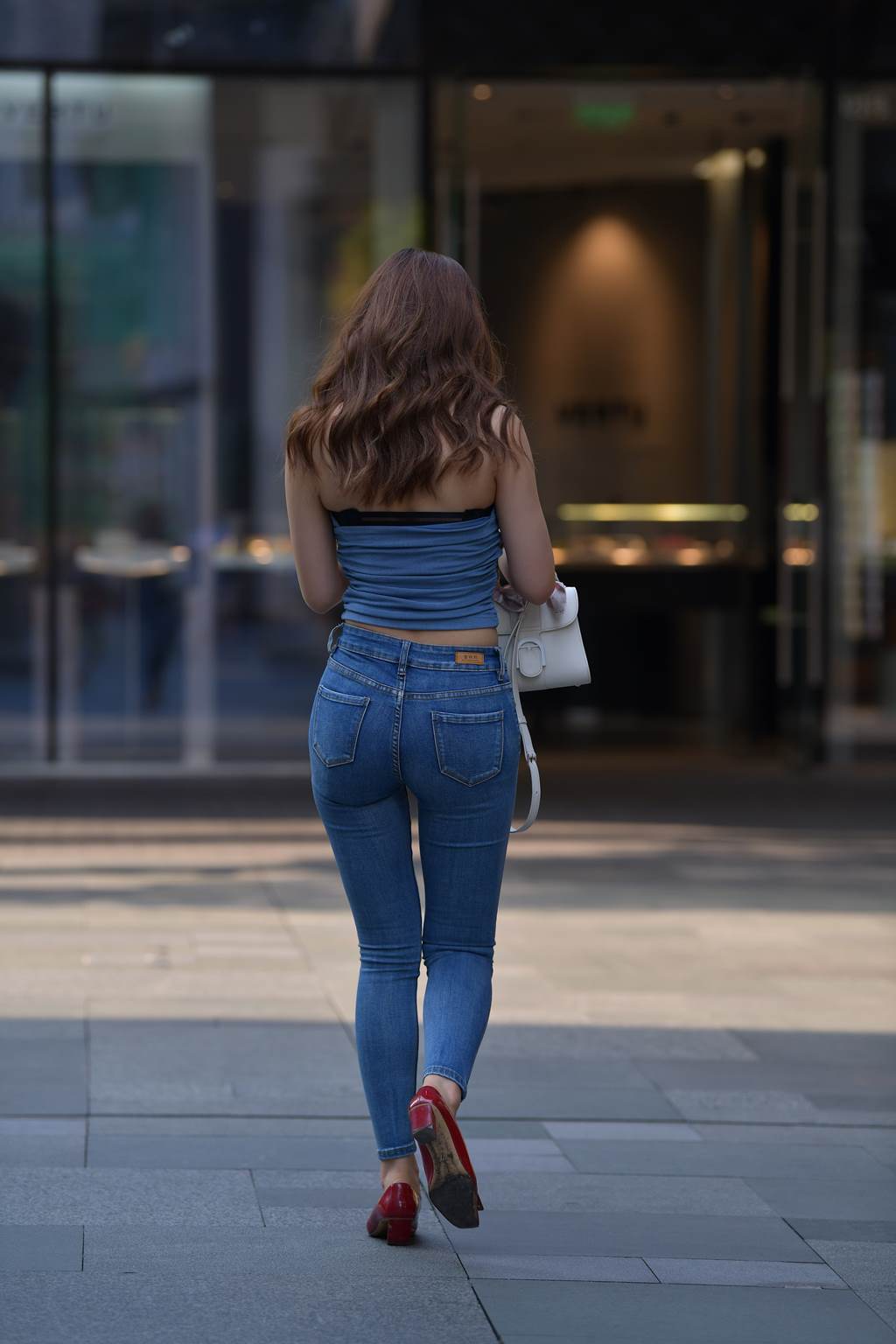 精选街拍作品 NO.6118 牛仔裤魅力好身材[105P/236MB]插图