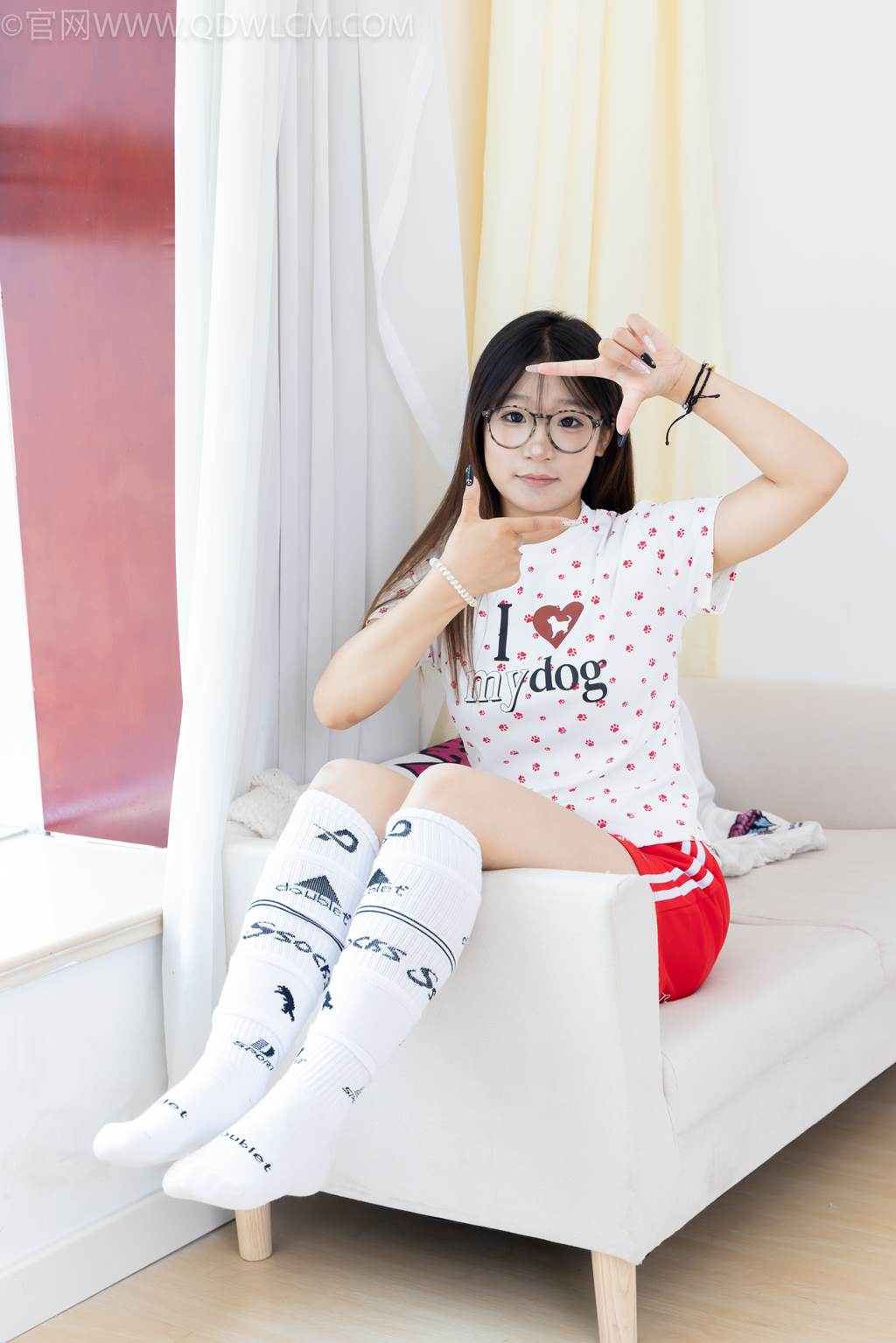 勿恋传媒 NO.2482 小可-运动鞋、白棉袜、裸足[165P/1V/3.61GB]插图3