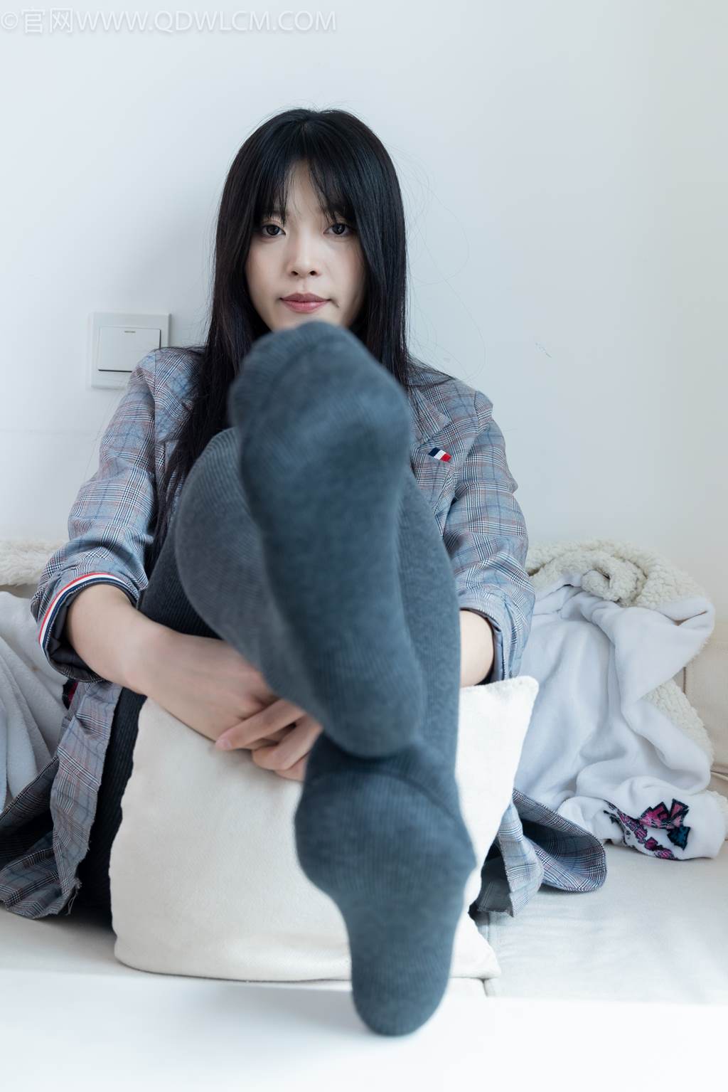 勿恋传媒 NO.2479 茯苓-皮鞋、厚灰连裤棉袜[160P/1V/4.55GB]插图2