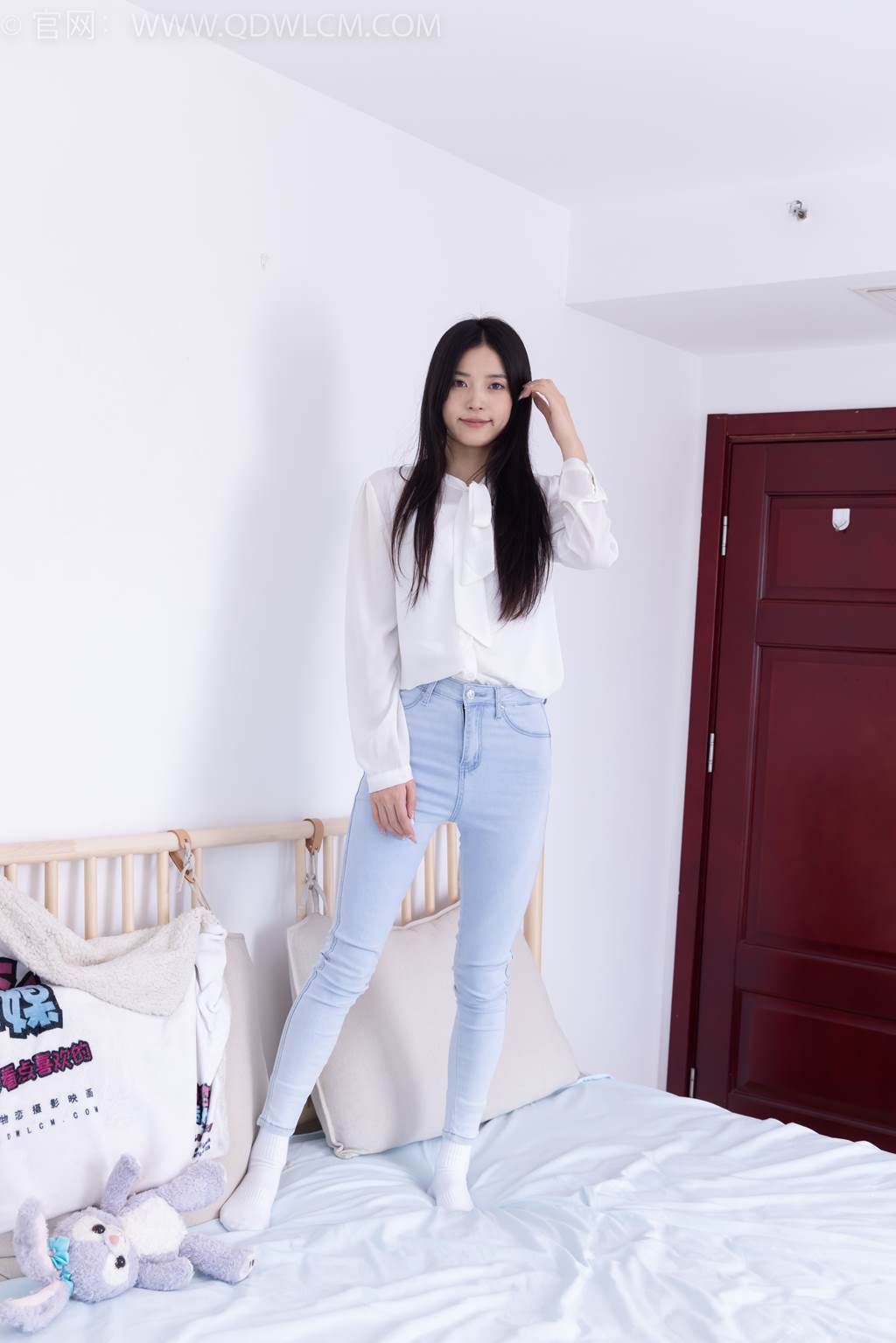 勿恋传媒 NO.2464 茯苓-长靴、白棉袜[160P/1V/4.76GB]插图3