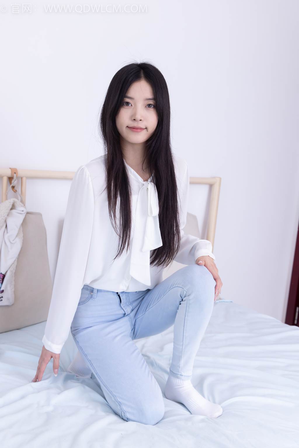 勿恋传媒 NO.2464 茯苓-长靴、白棉袜[160P/1V/4.76GB]插图