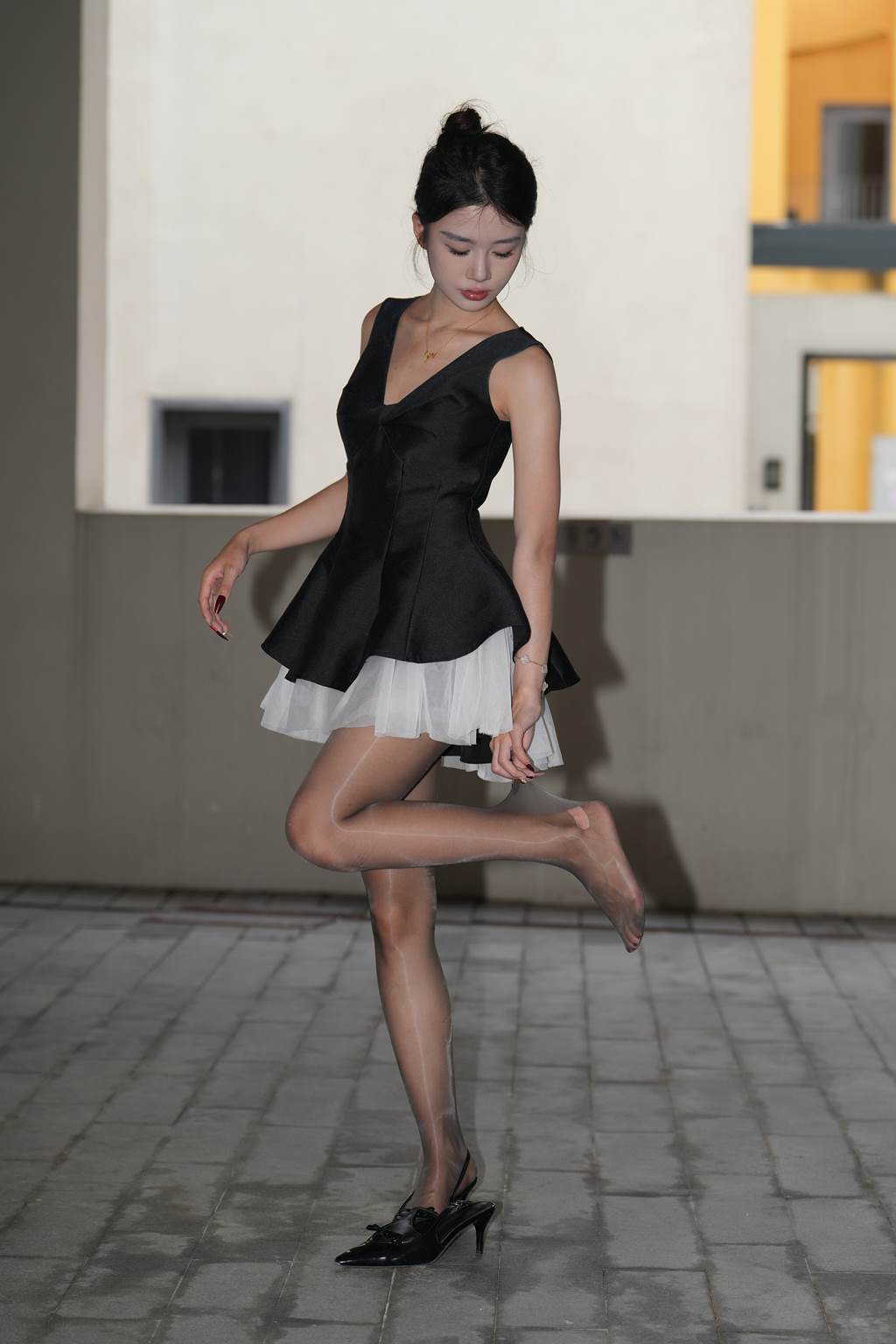 精选街拍作品 NO.6064 黑白搭配清新甜美[260P/723MB]插图2