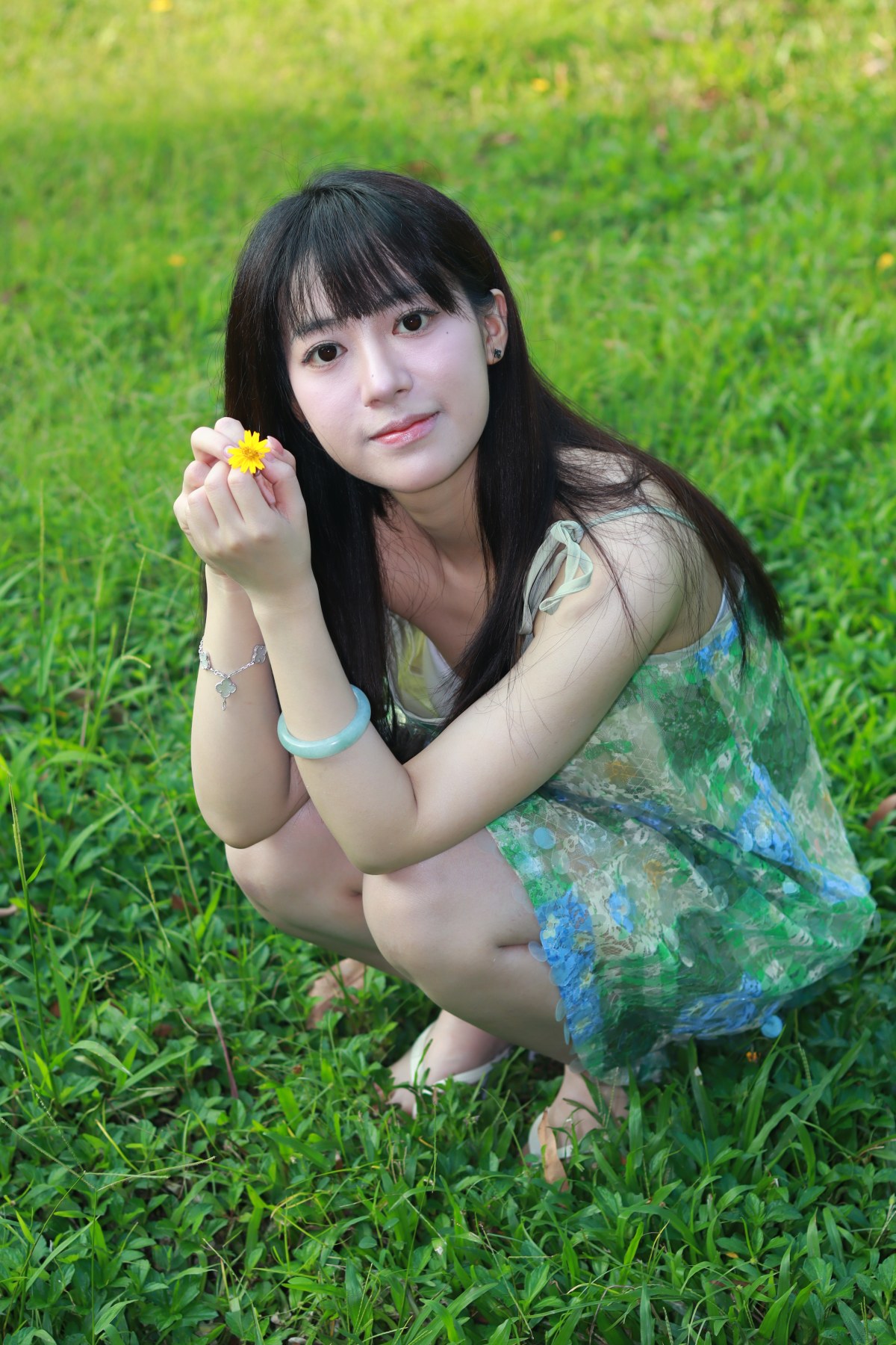 网荭级颜值小妹 某个人摄影师原创约拍 20号作品 [333P/12V/4.8G]插图1