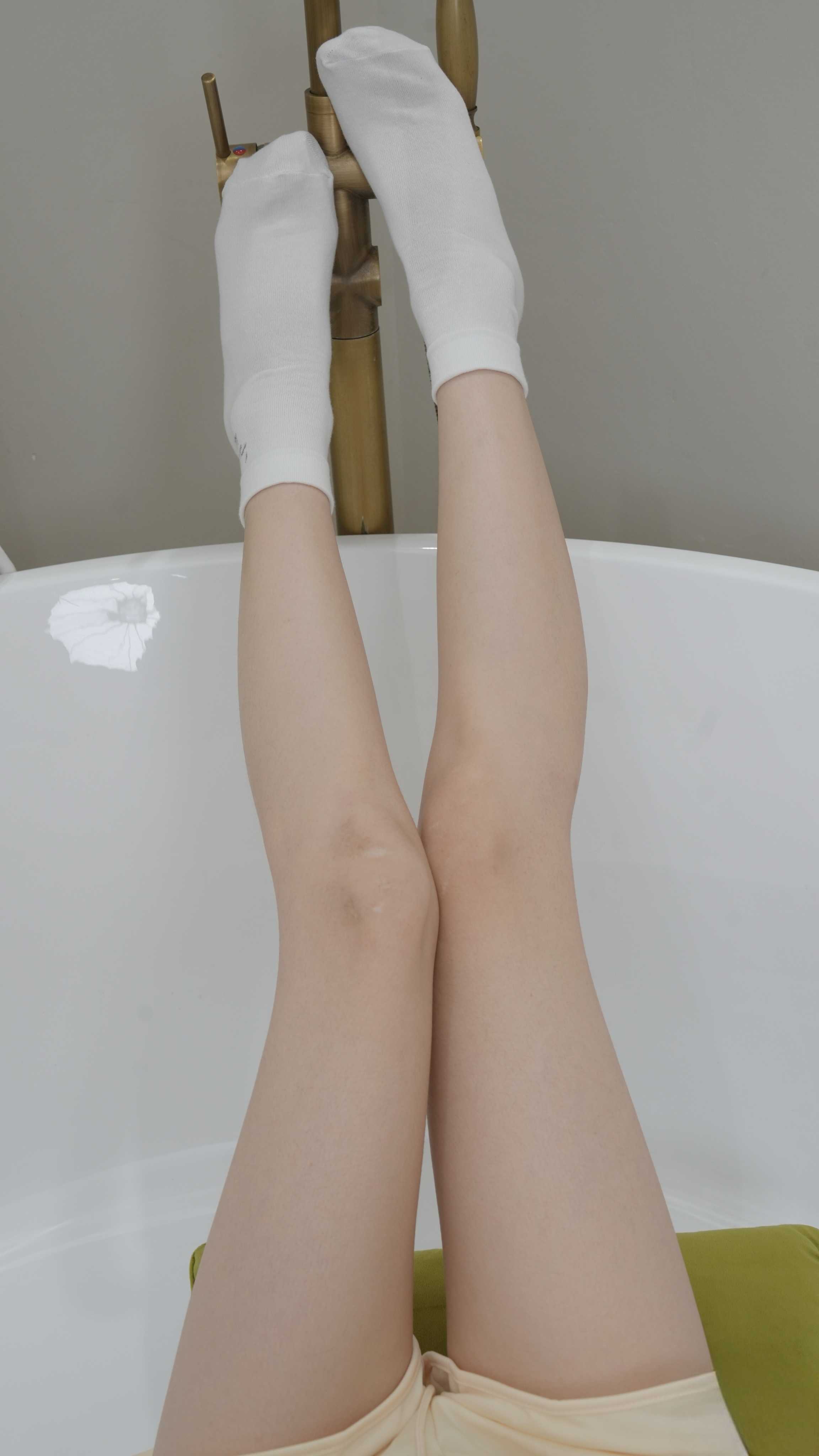 青柠印画-92小小 浴缸白袜黑丝素材[148P/1V/2.69G]插图4