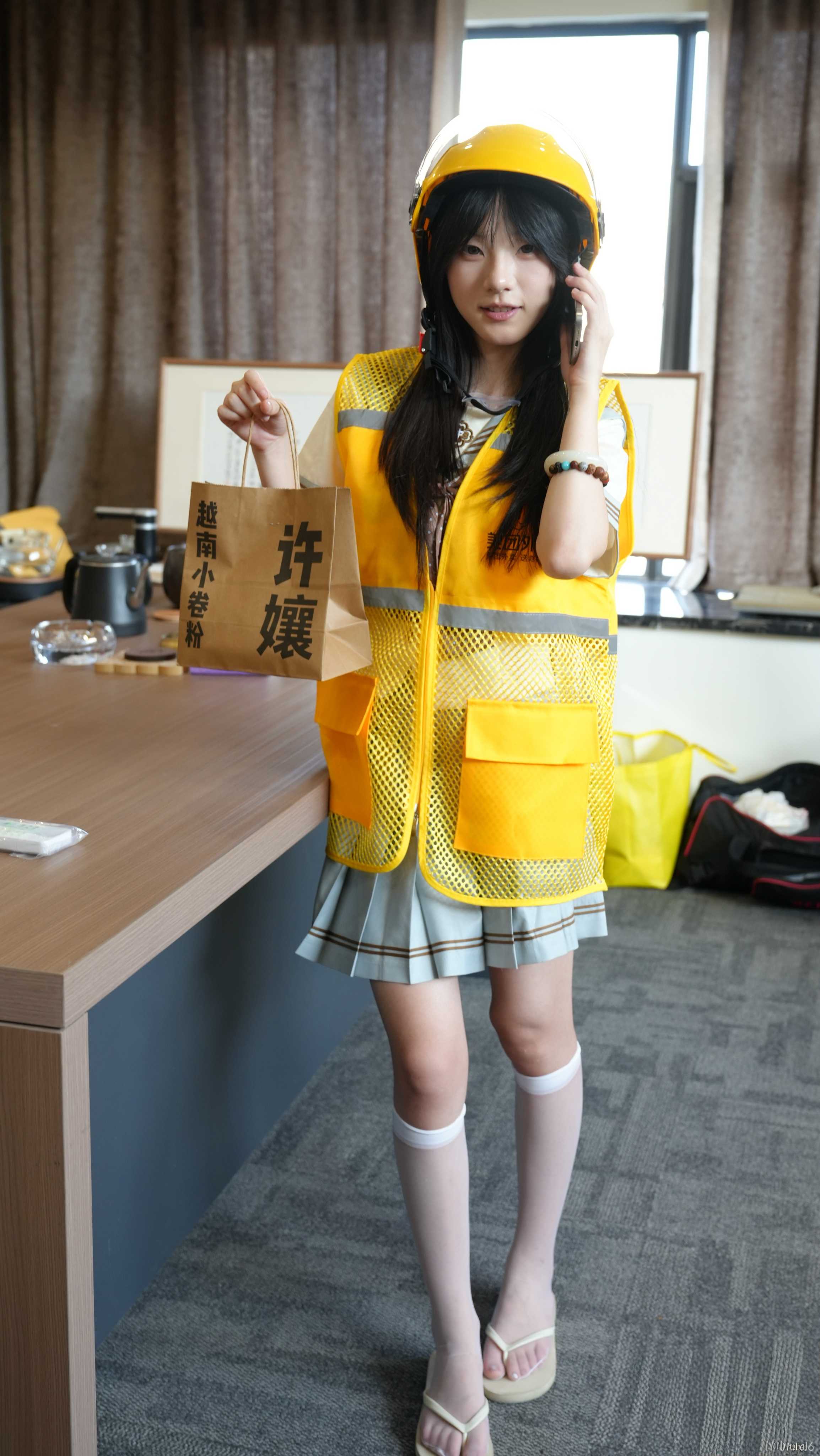 青柠印画-82阿慌 JK外卖员指甲油素材[113P/2V/2.8G]插图