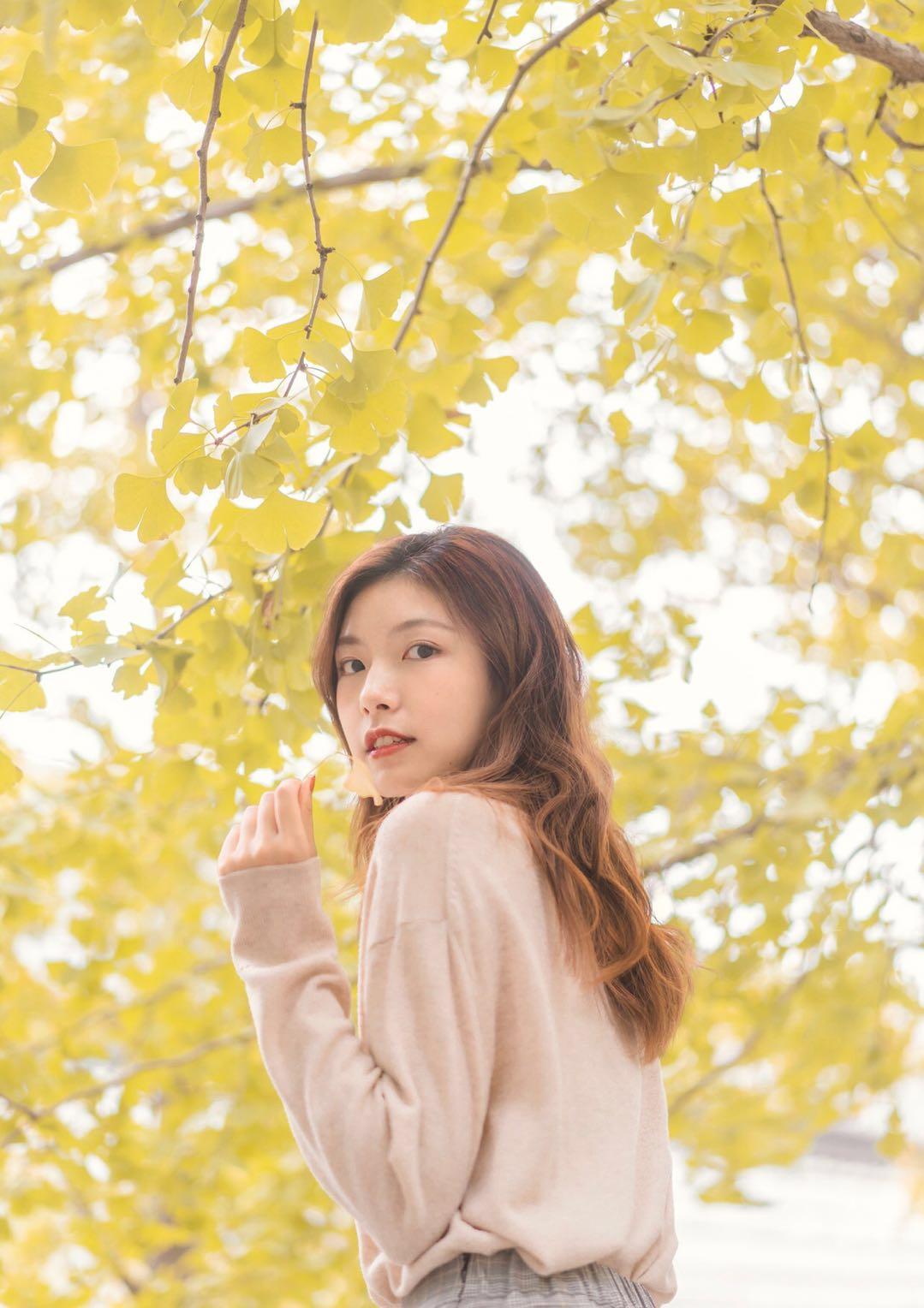 银杏那么美，银杏人像怎么拍得更精彩和出色？8个技巧送给你插图2