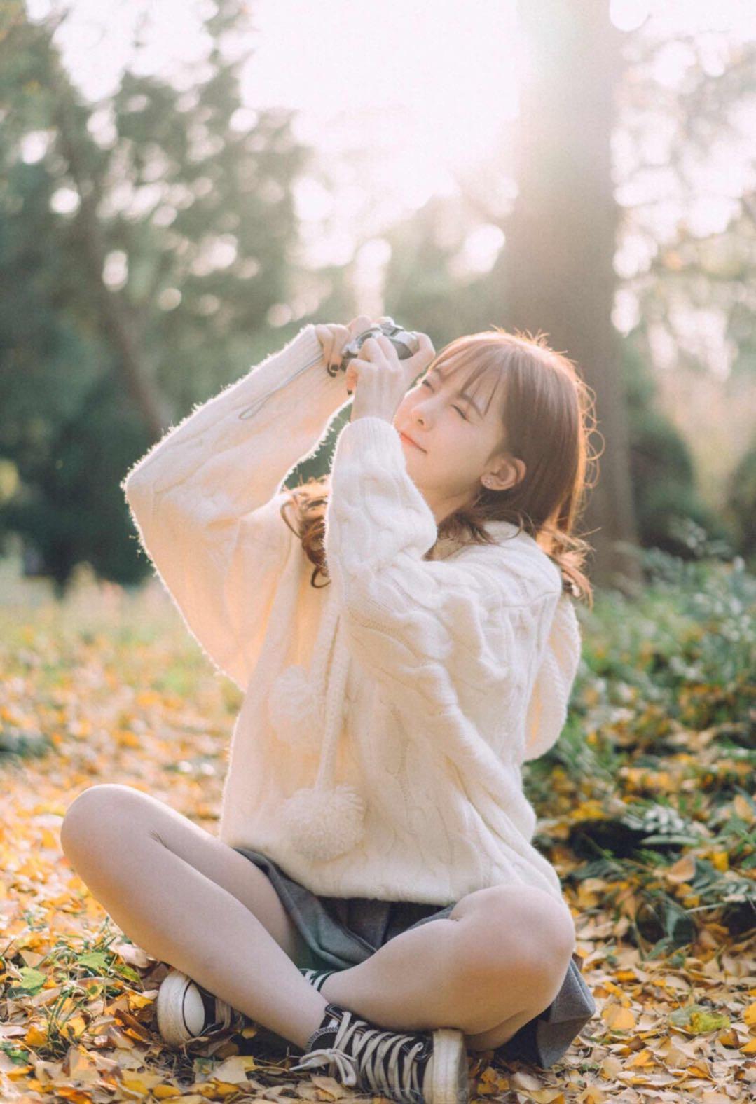 秋天拍人像的8个技巧,唯美文艺又好看,拍照景美仁也美插图2 秋天拍人像的8个技巧,唯美文艺又好看,拍照景美仁也美插图2