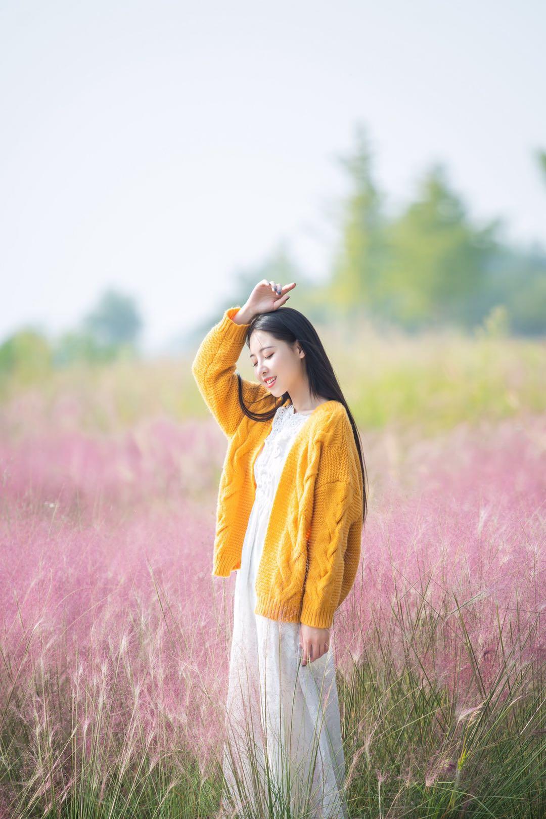 秋天拍摄粉黛人像，这8个姿势技巧值得一学，姿势简单也很美插图6