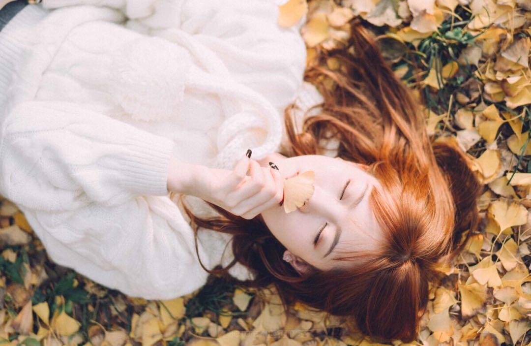 秋天拍人像的8个技巧,唯美文艺又好看,拍照景美仁也美插图3 秋天拍人像的8个技巧,唯美文艺又好看,拍照景美仁也美插图3