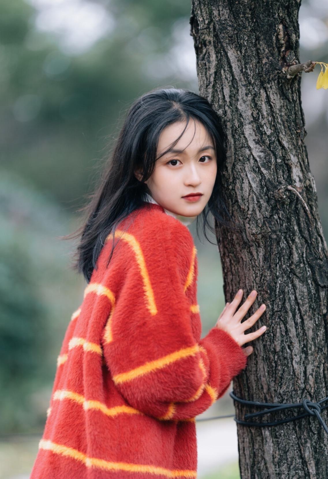 如何拍一张自然好看的照片?从表情再到姿势,这些技巧告诉你插图6 如何拍一张自然好看的照片?从表情再到姿势,这些技巧告诉你插图6