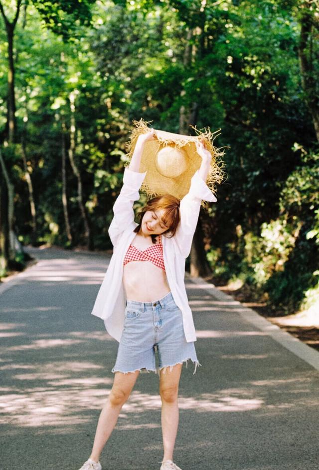 旅行照怎么拍得更美更吸睛？7个姿势技巧，新手也能拍旅行美照插图5