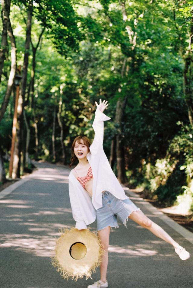 旅行照怎么拍得更美更吸睛？7个姿势技巧，新手也能拍旅行美照插图4