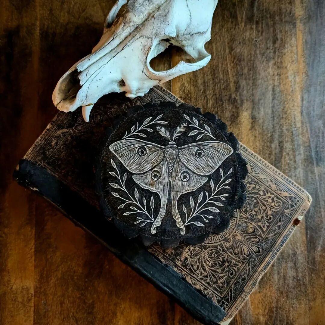 当火焰成为画笔｜加拿大艺术家 Kat Slota 令人惊叹的木刻艺术作品插图3