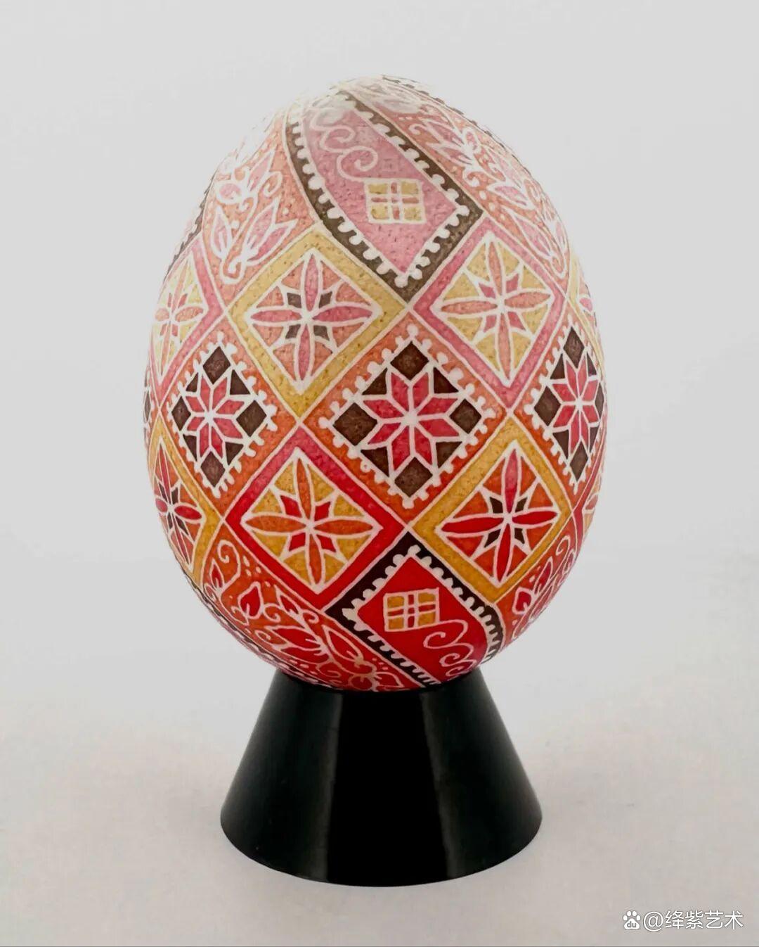 她用独特的“蛋画”技艺，将3毛钱的鸡蛋，变成3000元的艺术品插图18