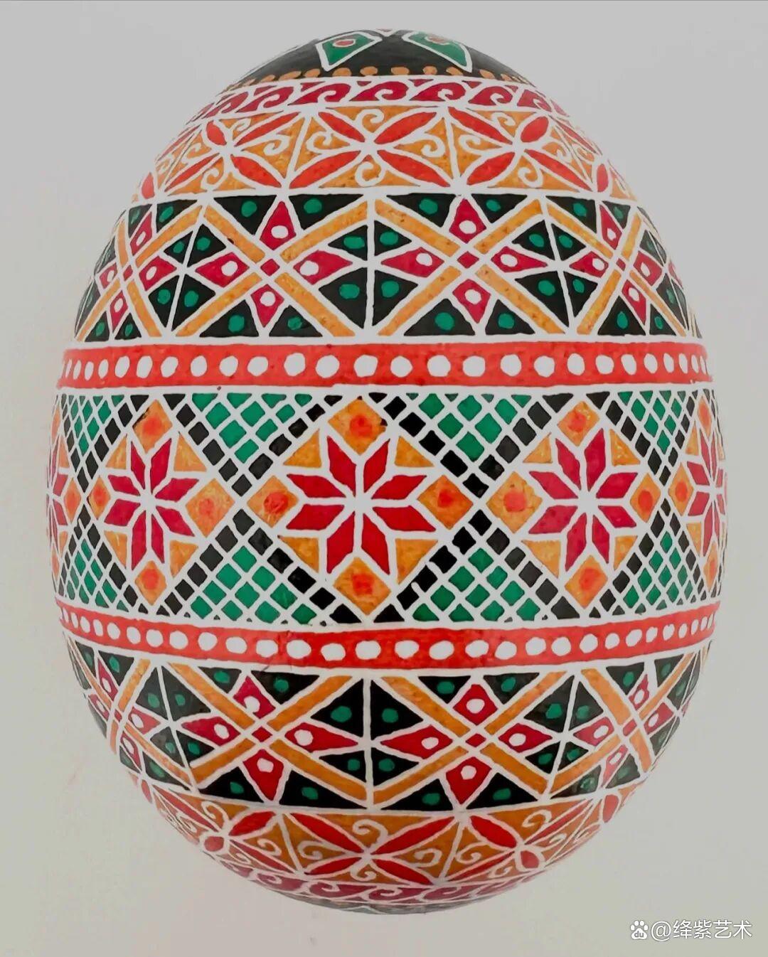 她用独特的“蛋画”技艺，将3毛钱的鸡蛋，变成3000元的艺术品插图3