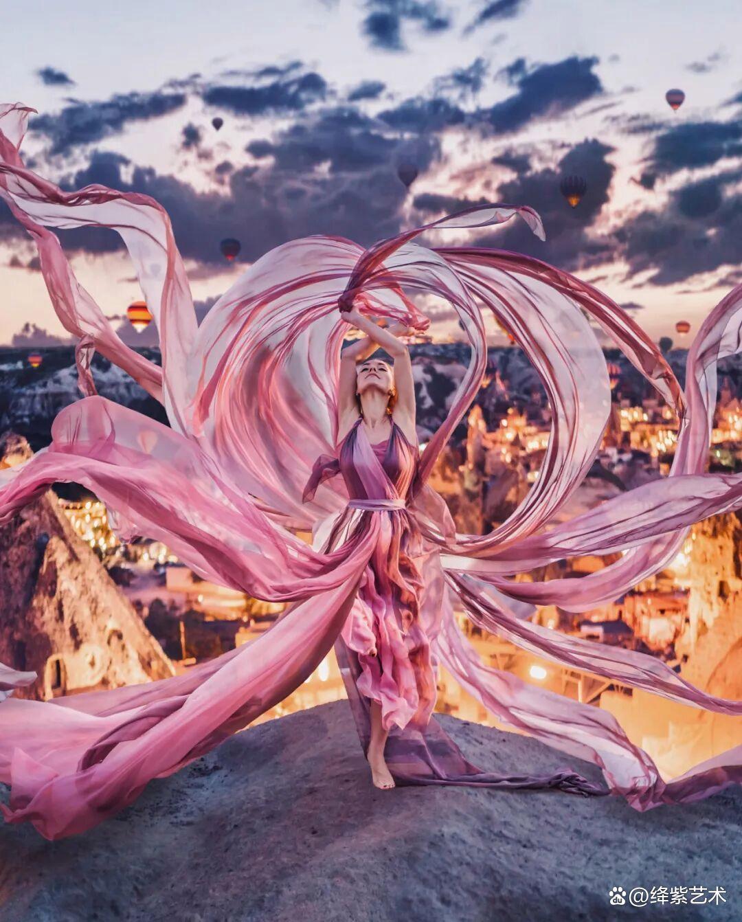 因为太华丽,她的摄影作品被质疑是AI绘画,不知该高兴还是难过插图7 因为太华丽,她的摄影作品被质疑是AI绘画,不知该高兴还是难过插图7