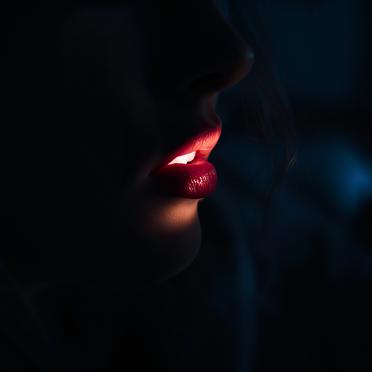 这暗调照片挺有范儿，拍出了大片质感。插图1