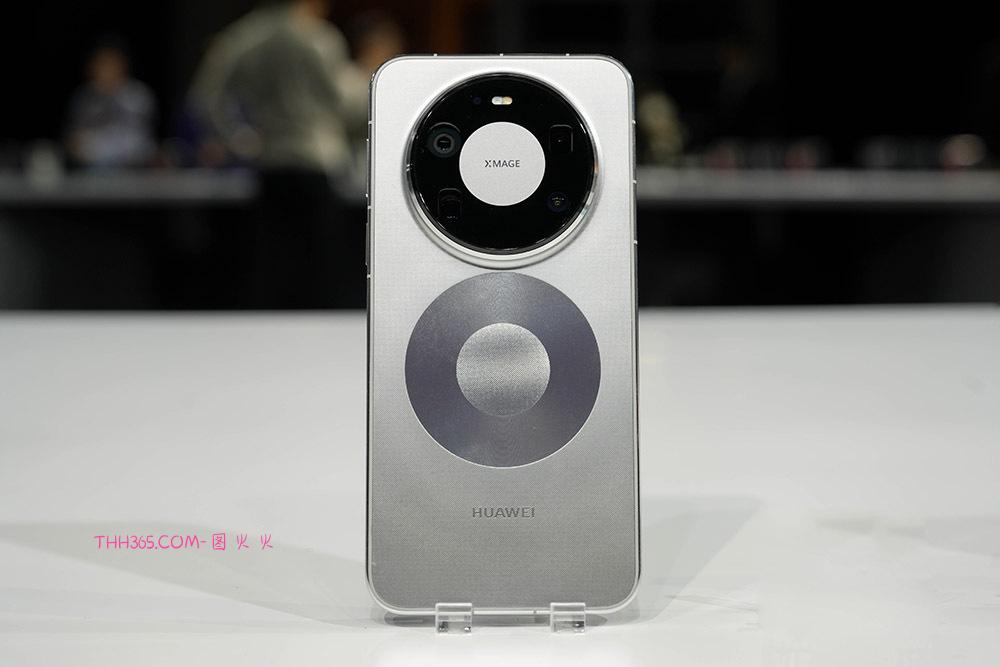 华为直板与折叠影像双旗舰:Mate 80 Pro Max与Mate X7发布插图1 华为直板与折叠影像双旗舰:Mate 80 Pro Max与Mate X7发布插图1