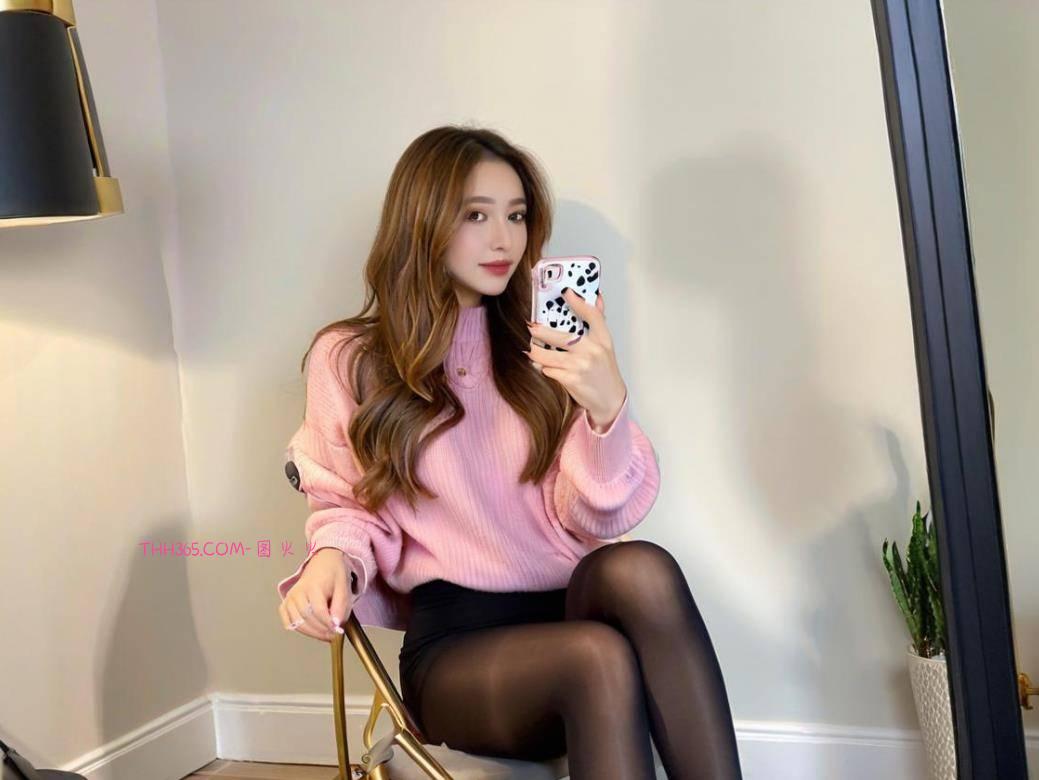 开心一笑：广场上看到女孩背影像我女友，结果丈母娘给我一大嘴巴插图