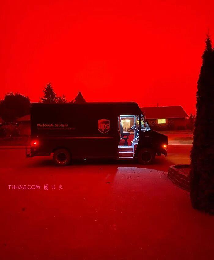 30张让人又敬畏又害怕的自然瞬间：风暴、火山、闪电，全是地球的“怒吼”插图28