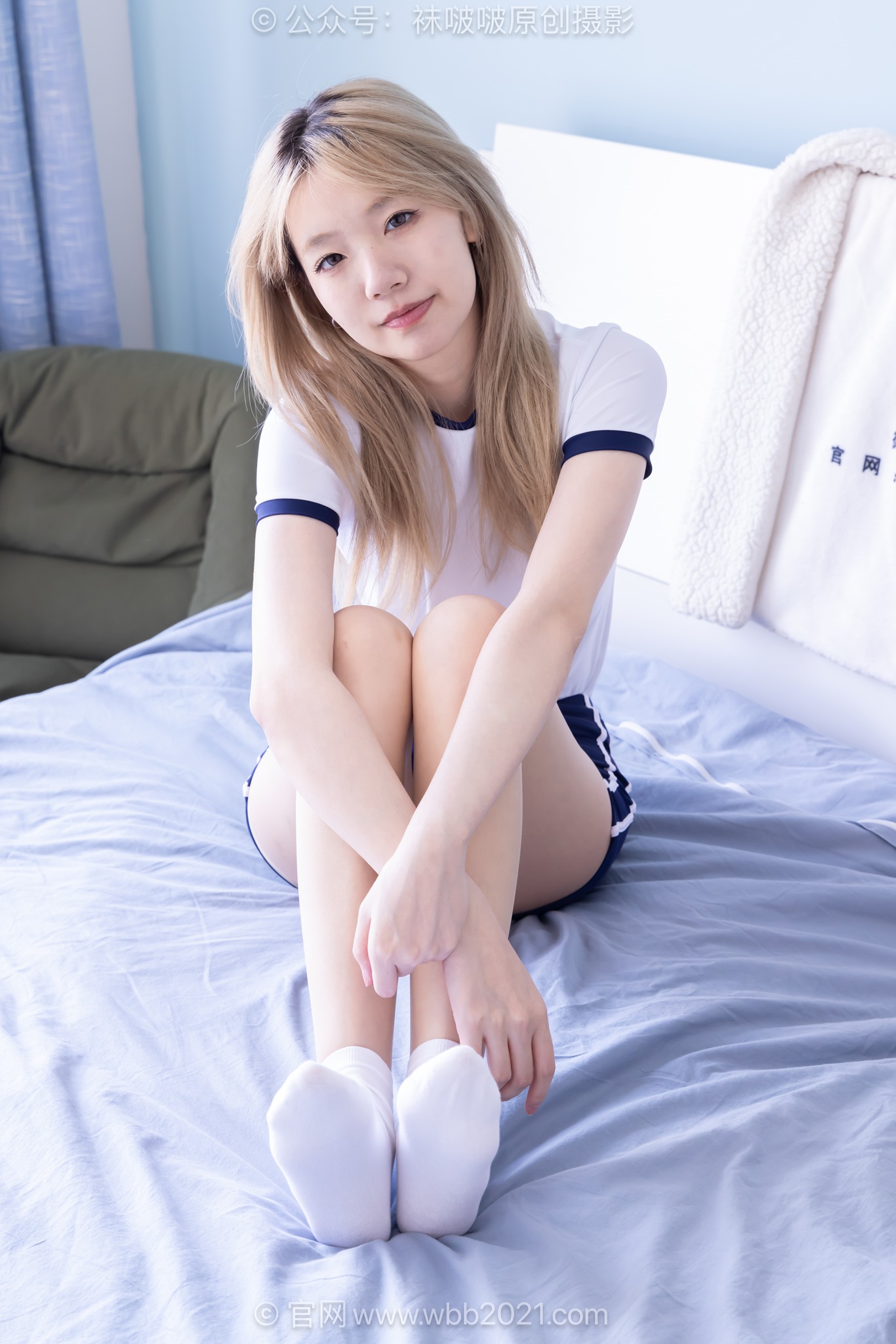 袜啵啵606期花絮版小甜豆-板鞋、纯白棉袜（高筒）薄肉丝（脚尖微加固款）体操服做仰卧起坐揉脚剧情[155P/1V/5.45G]插图3