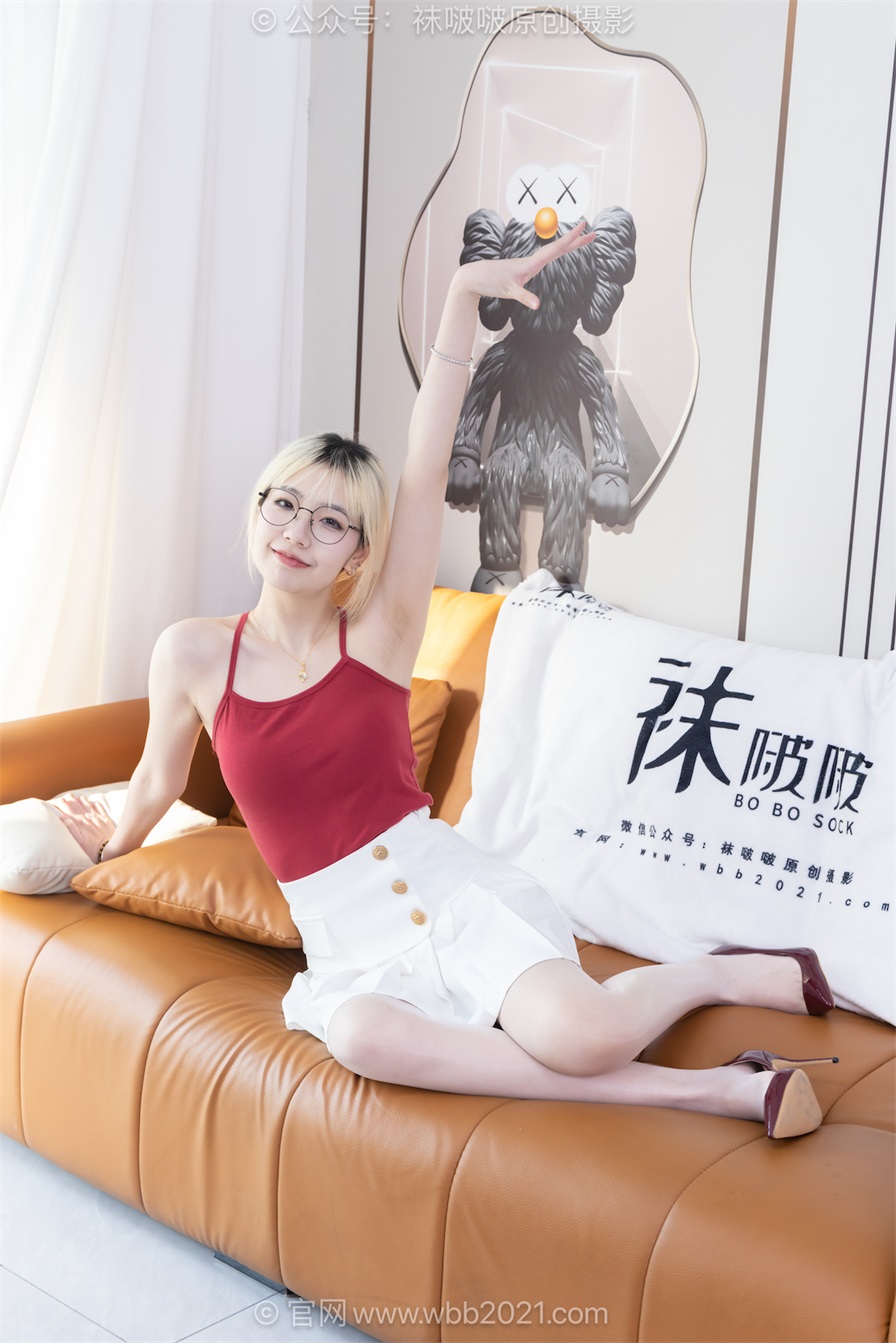 袜啵啵612期：小甜豆-高跟鞋、油亮薄白丝 [150P/1V/5.44G]插图1