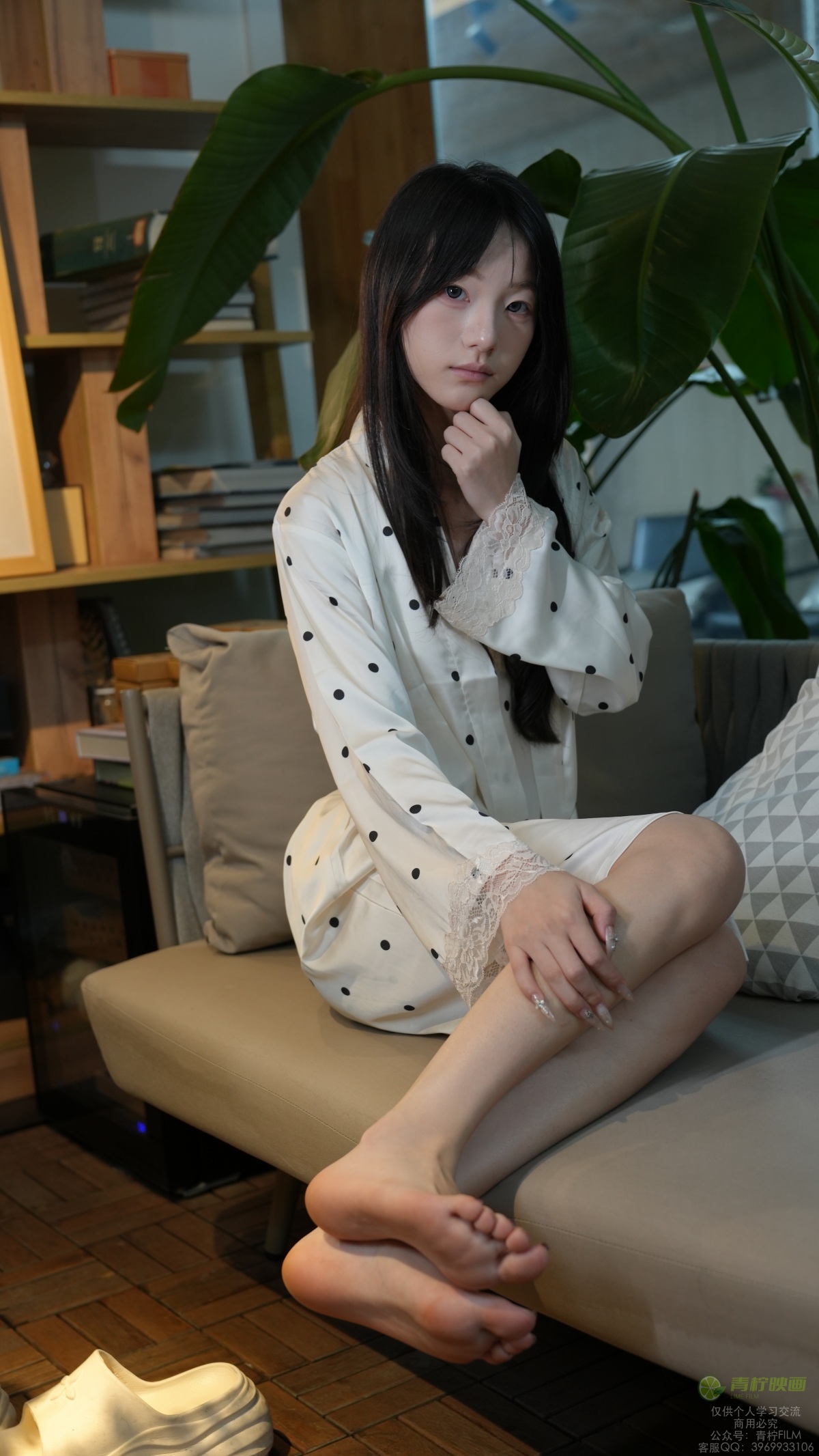 青柠映画 No.131 阿慌 黑丝/裸足/睡衣/美甲素材 [138P/2V/7.7G]插图4