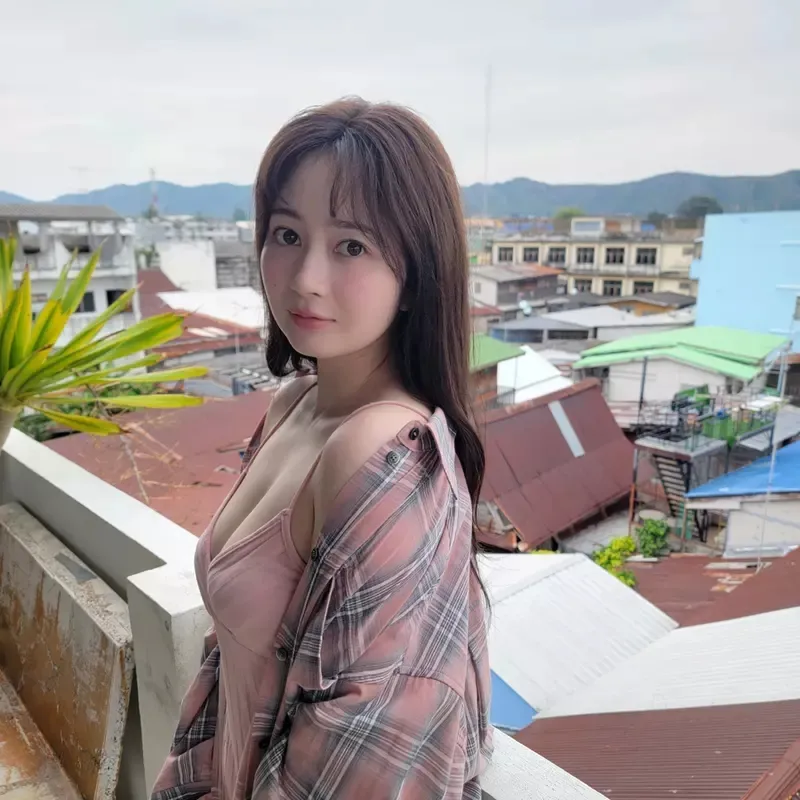 美肌天使《江笼裕奈》原偶像团体SKE48成员，单飞后近期释出第三本写真集「I DO Love」幕后花絮照片