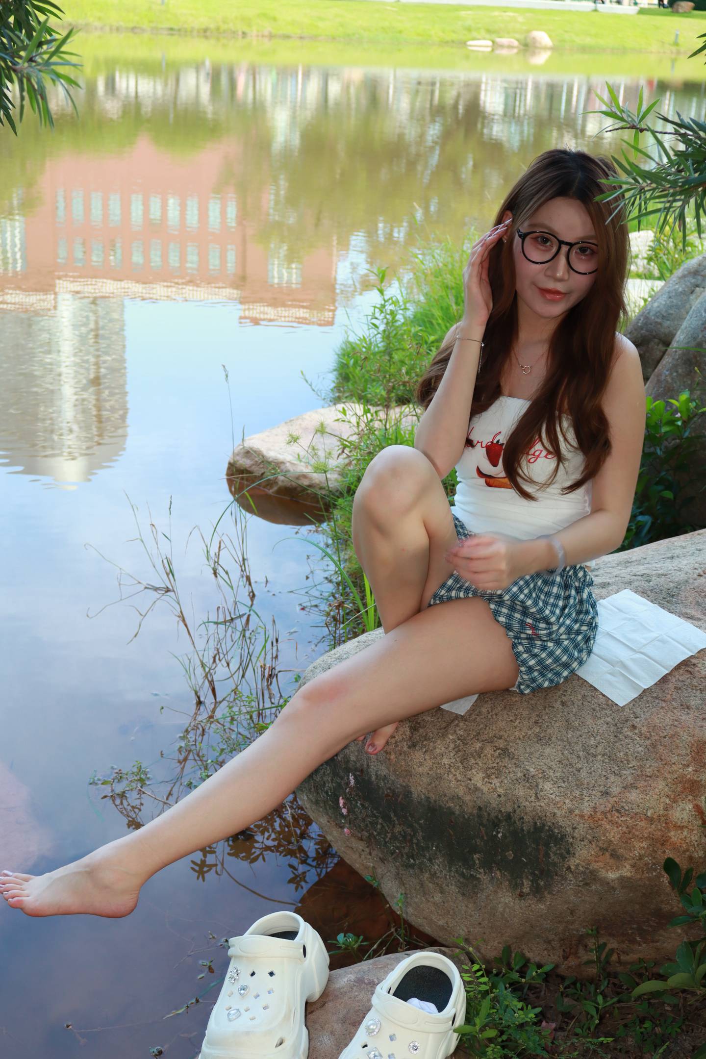 个人摄影师原创约拍 11号作品 洞洞鞋船袜 [346P/54V/5.9G]插图2